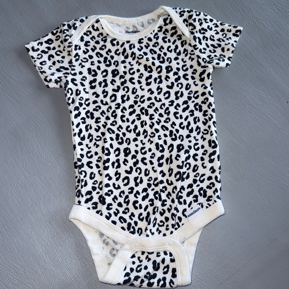 Gerber‎ Black and White Leopard Print Bodysuit